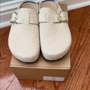 Rothy’s The Buckle Clog in Honeybun Boucle